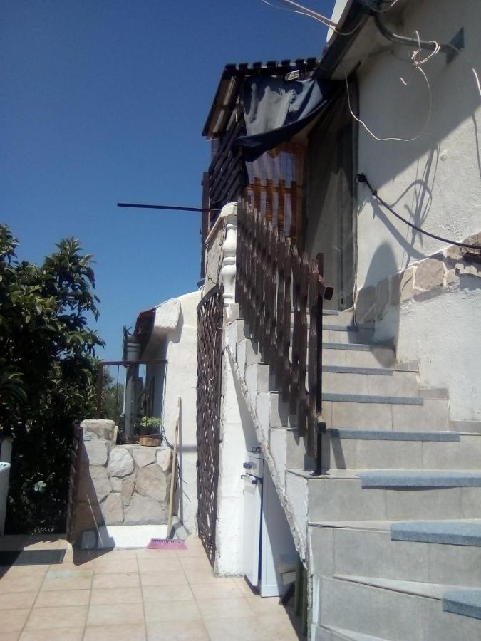 Apartment Ma'Re Supetar Exterior photo