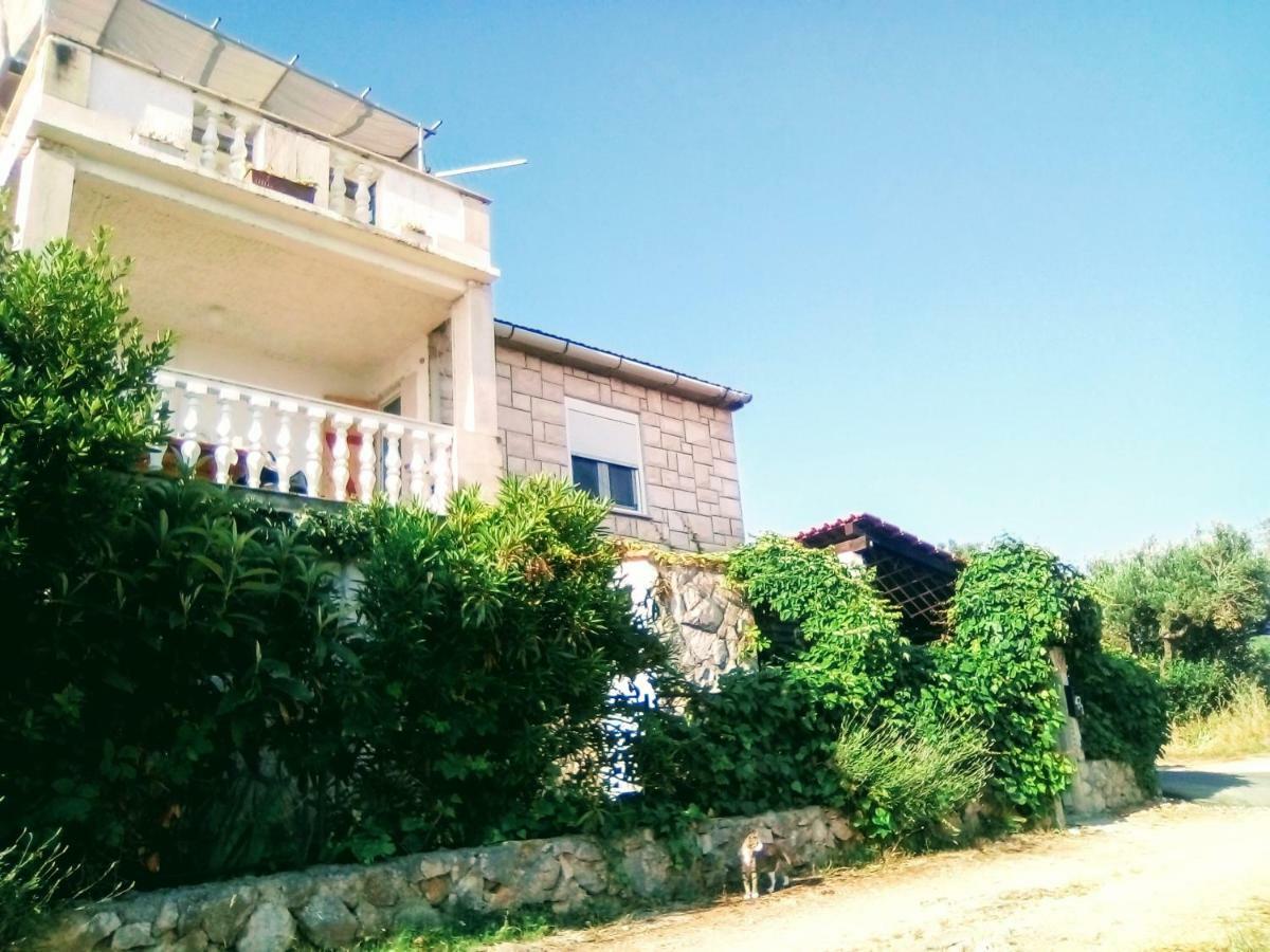 Apartment Ma'Re Supetar Exterior photo